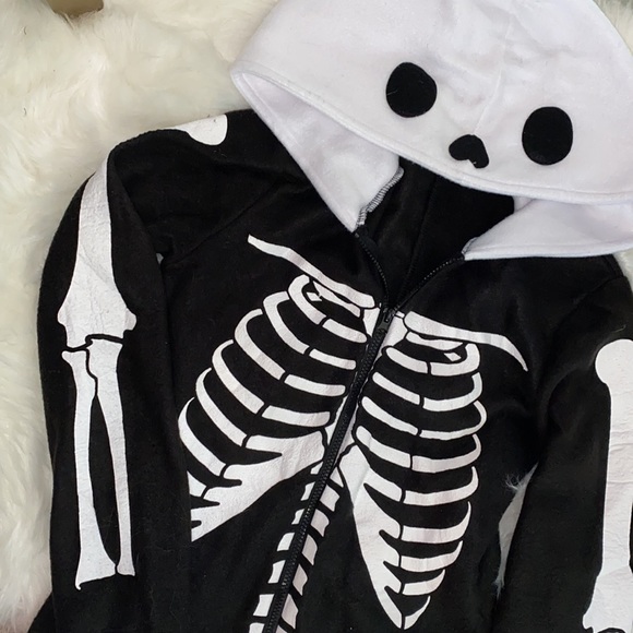 Halloween Costume - Picture 2 of 4